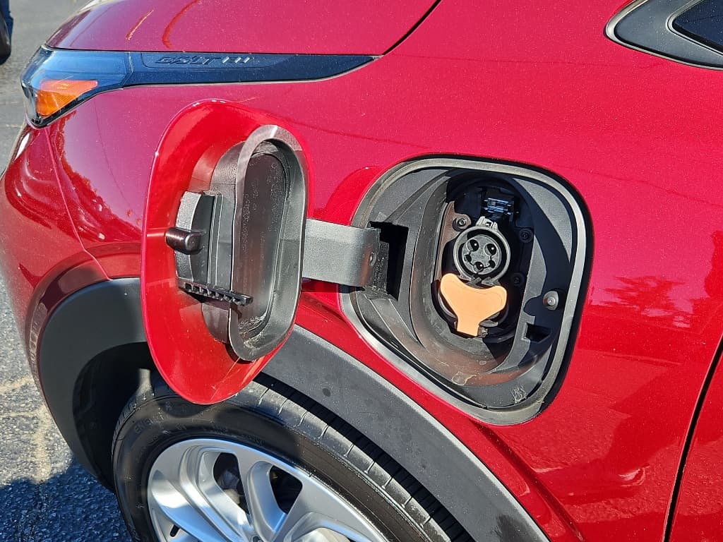 2023 Chevrolet Bolt EUV view 5