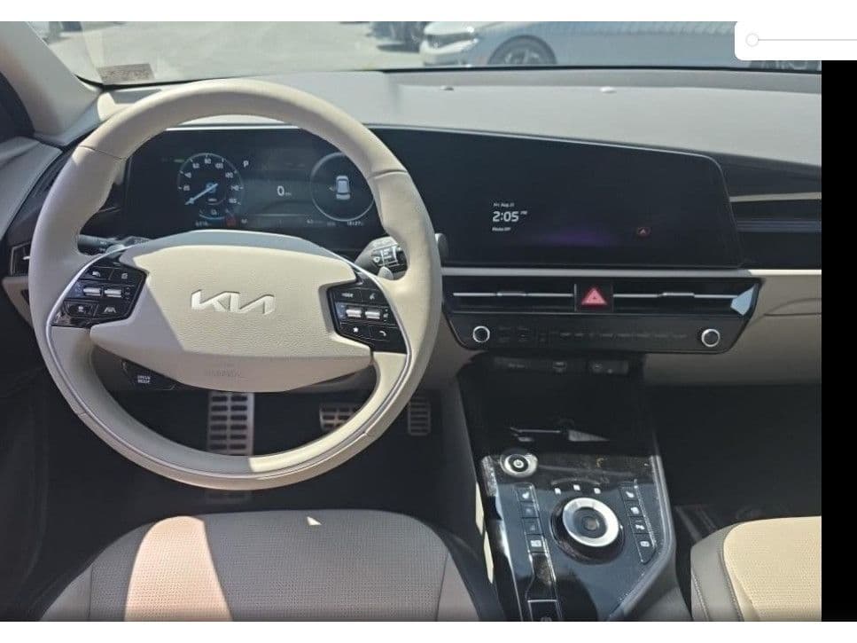 2024 Kia Niro EV view 5