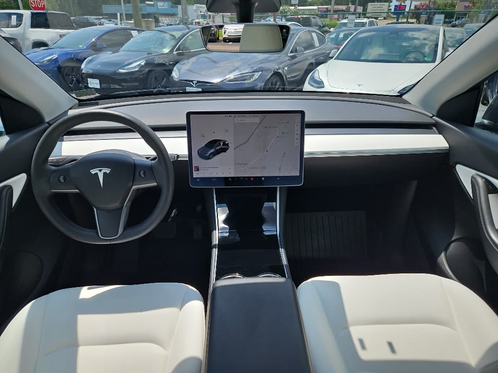 2021 Tesla Model Y view 14