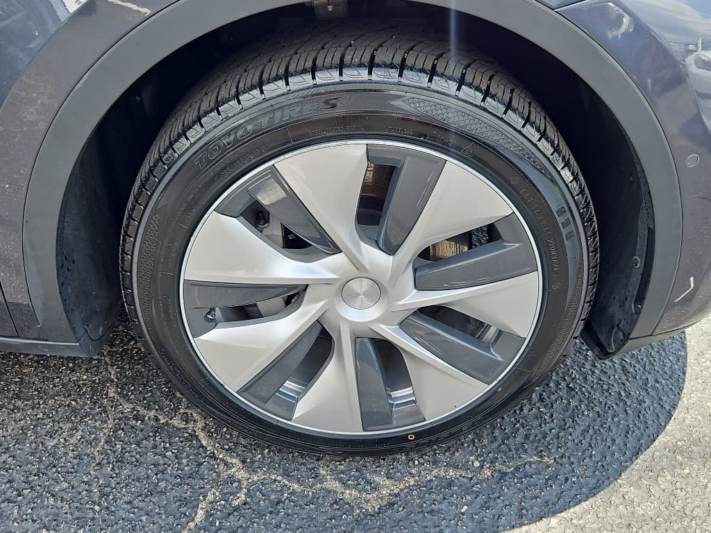 2021 Tesla Model Y view 30