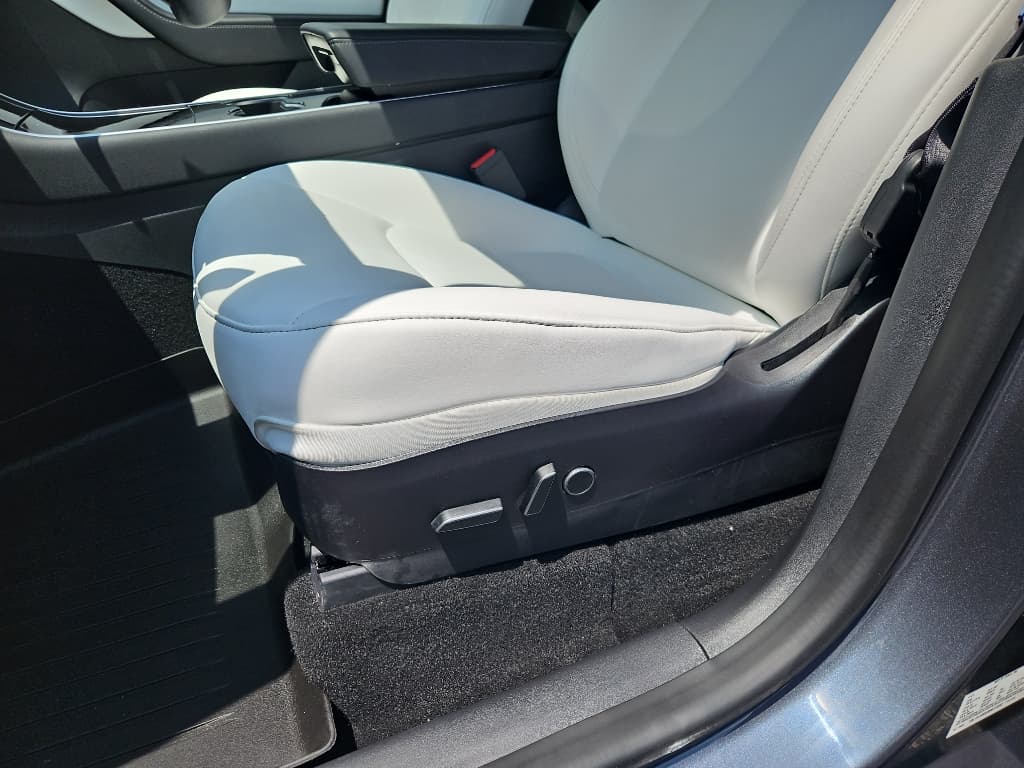2021 Tesla Model Y view 7