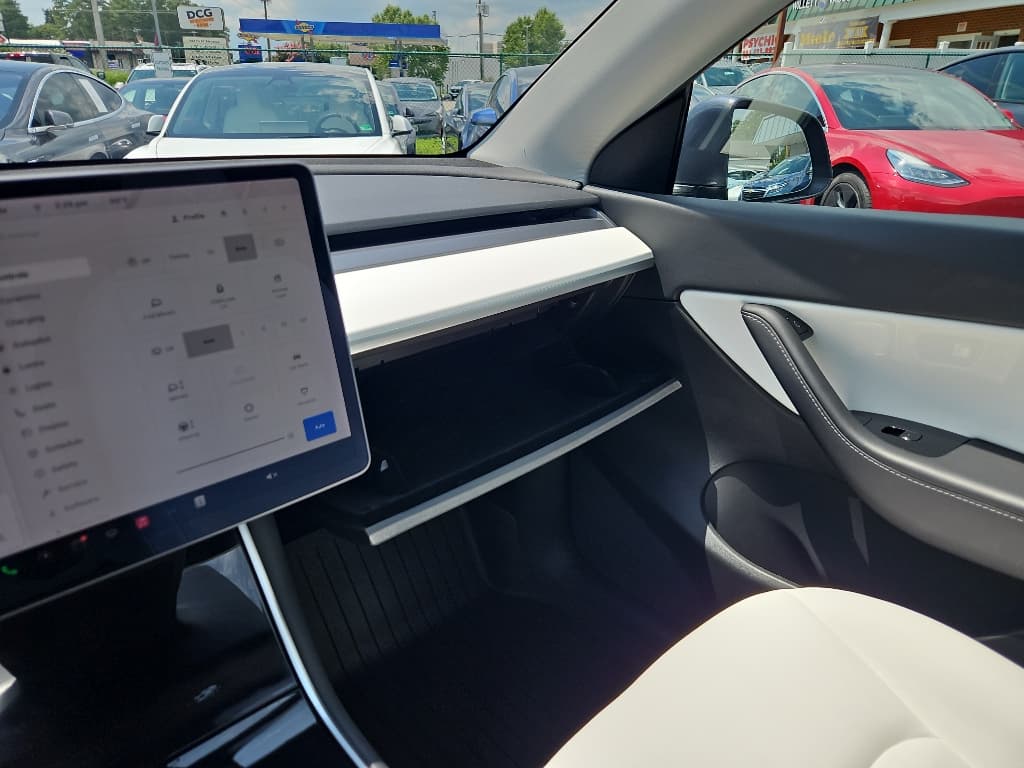 2021 Tesla Model Y view 16