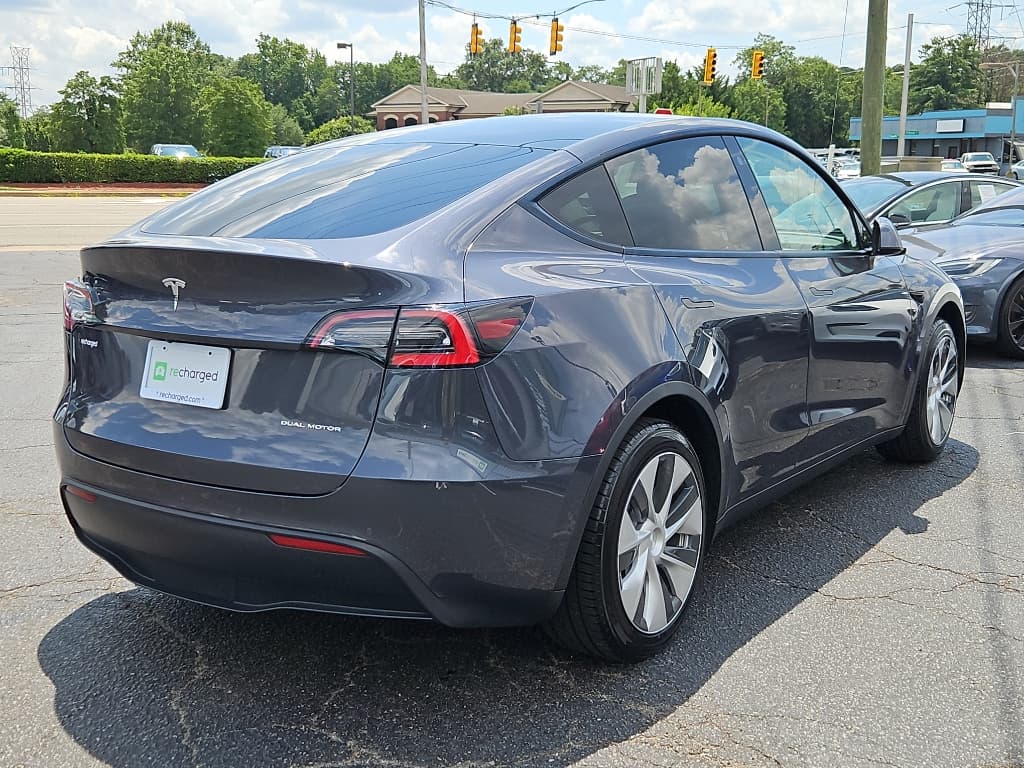 2021 Tesla Model Y view 3