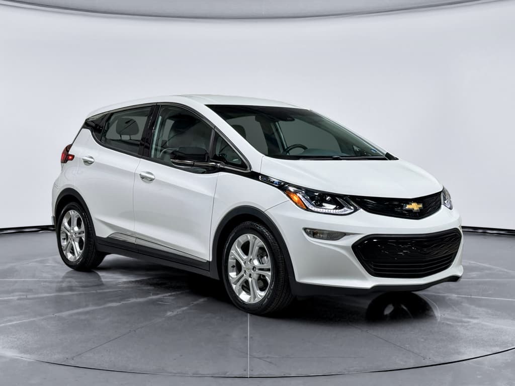 2021 Chevrolet Bolt EV view 4