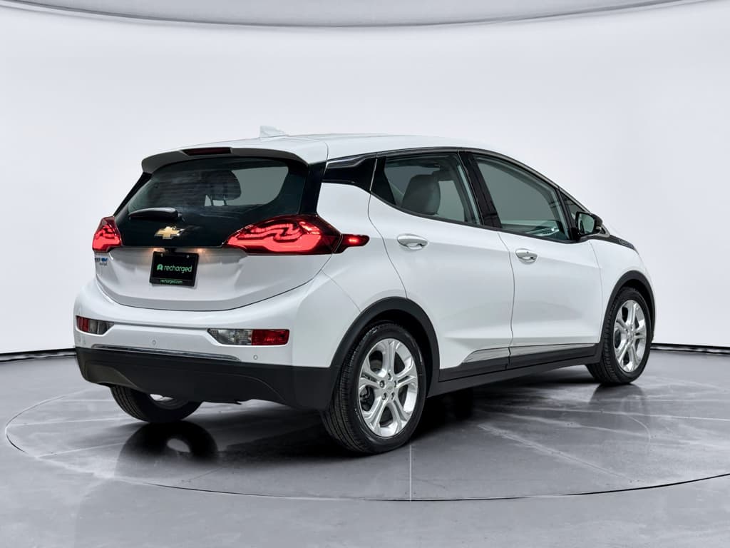 2021 Chevrolet Bolt EV view 3
