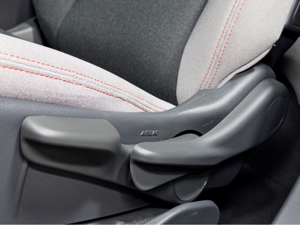 2021 Chevrolet Bolt EV view 6