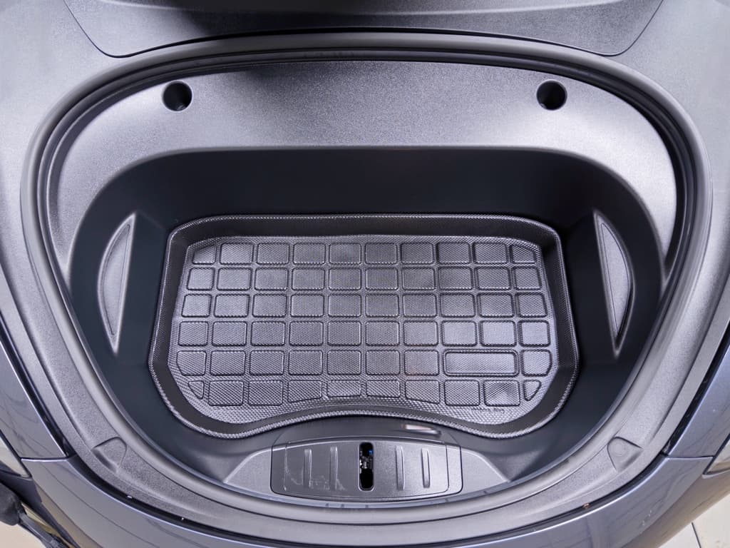 2022 Tesla Model 3 view 26