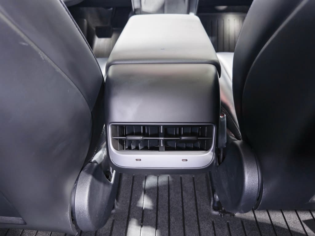 2022 Tesla Model 3 view 21