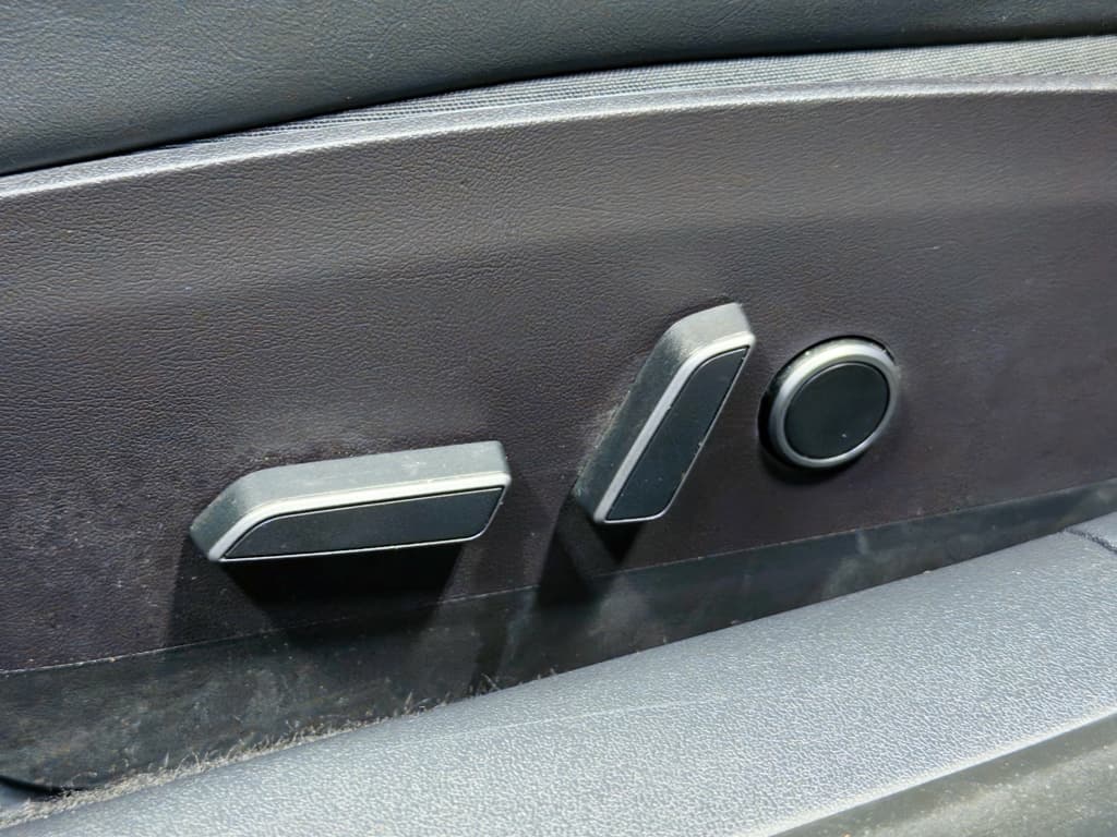 2022 Tesla Model 3 view 7