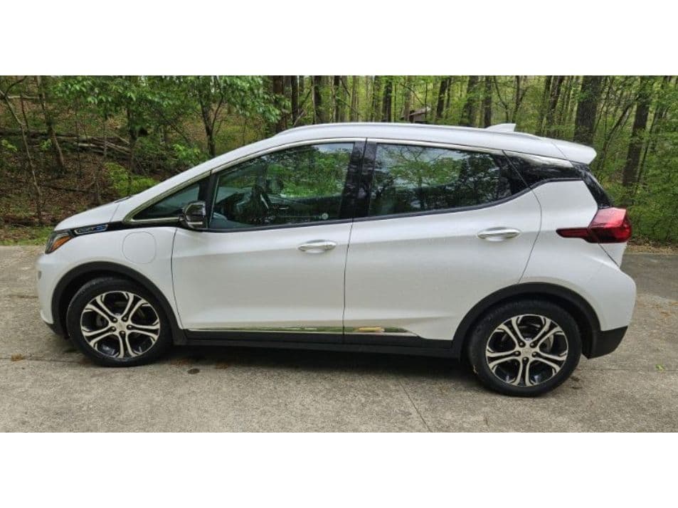 2019 Chevrolet Bolt EV view 2