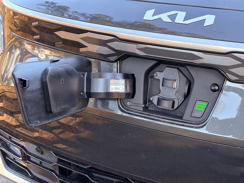 2024 Kia Niro EV view 5