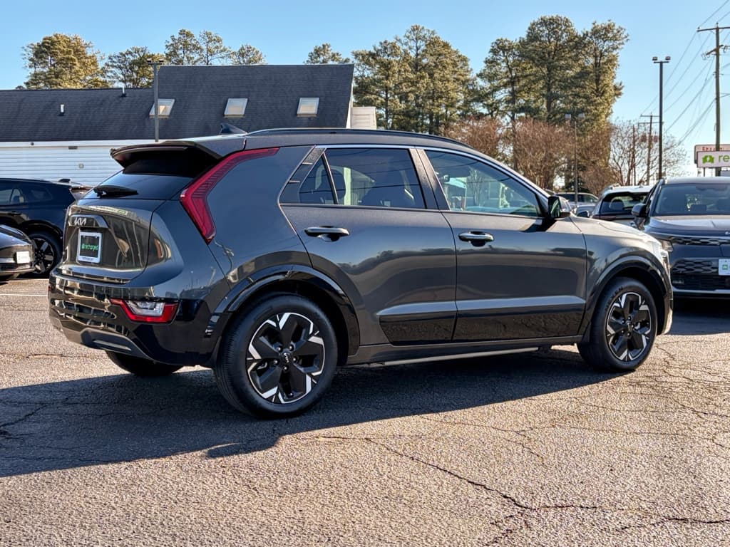 2024 Kia Niro EV view 3