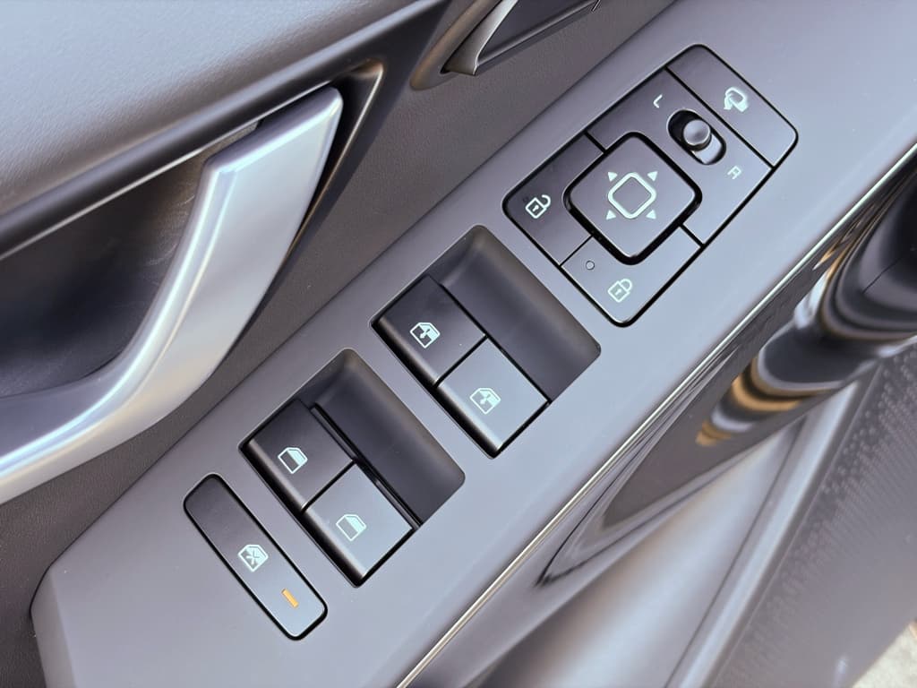 2024 Kia Niro EV view 8