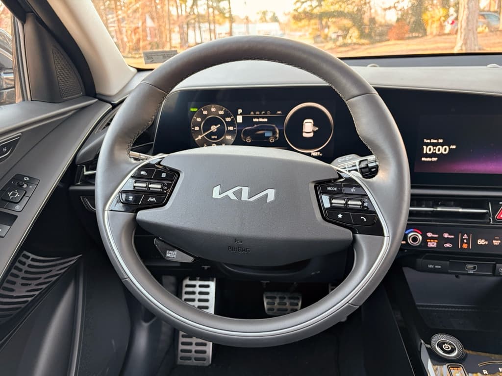 2024 Kia Niro EV view 9