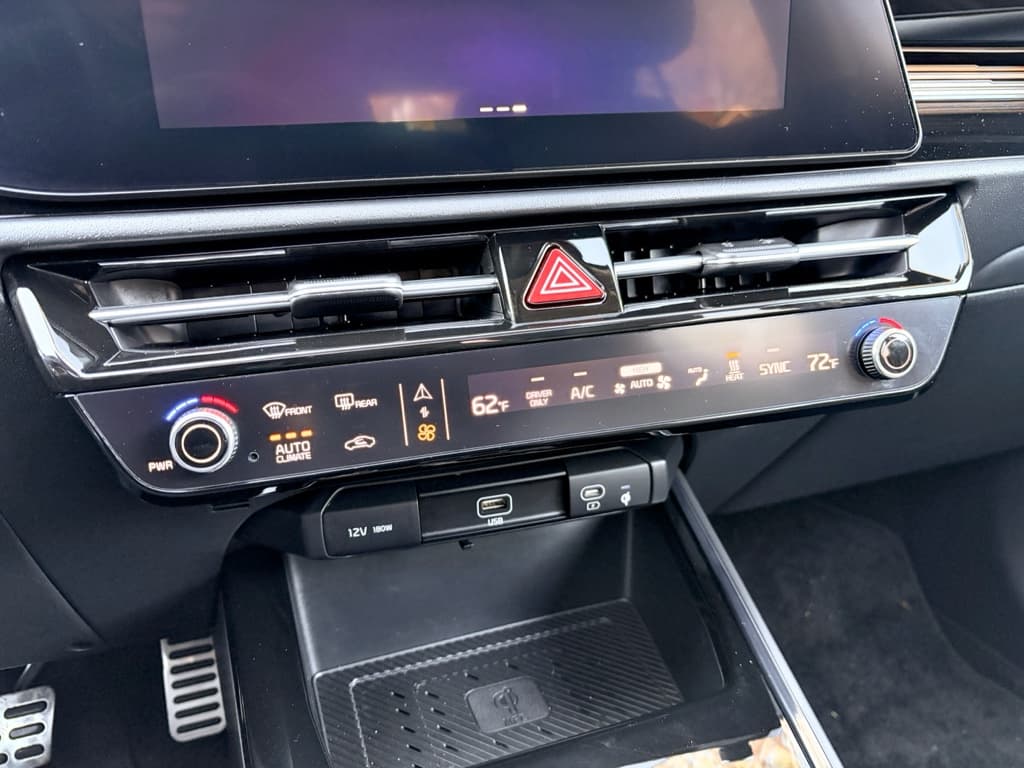 2024 Kia Niro EV view 17