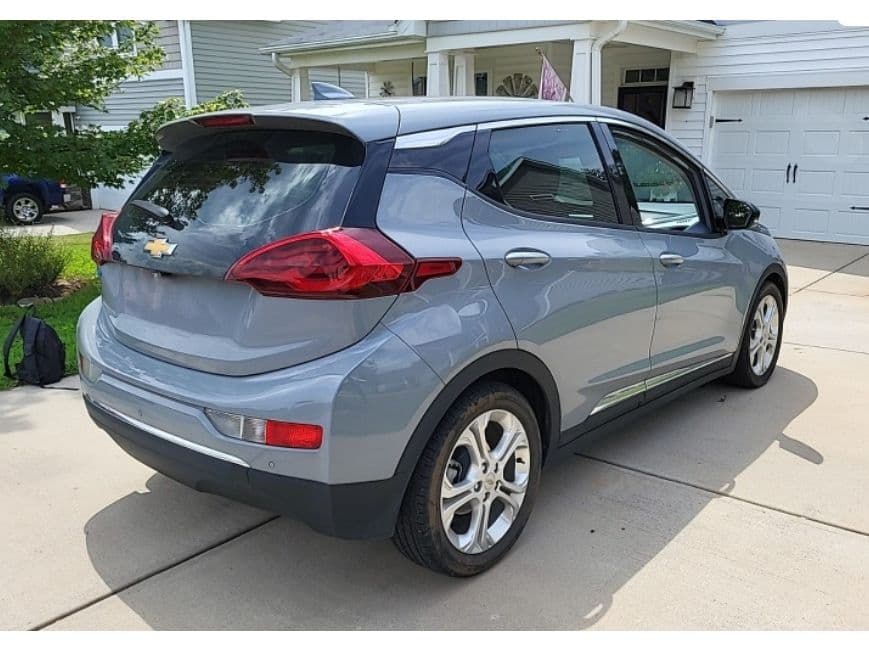 2021 Chevrolet Bolt EV view 3