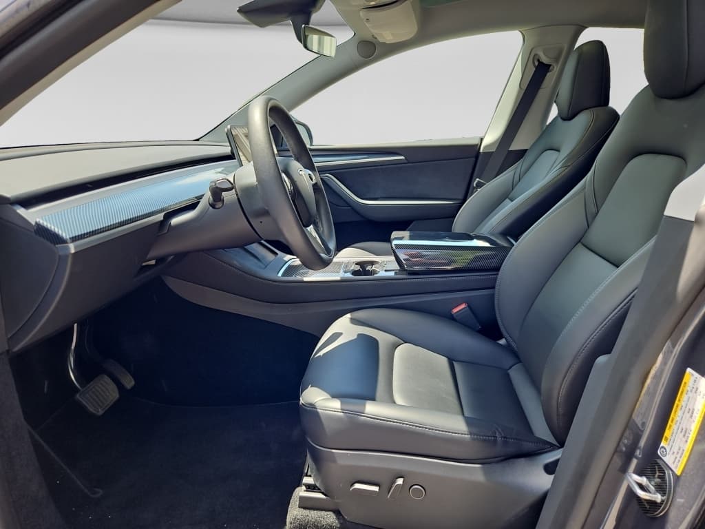 2023 Tesla Model Y view 16