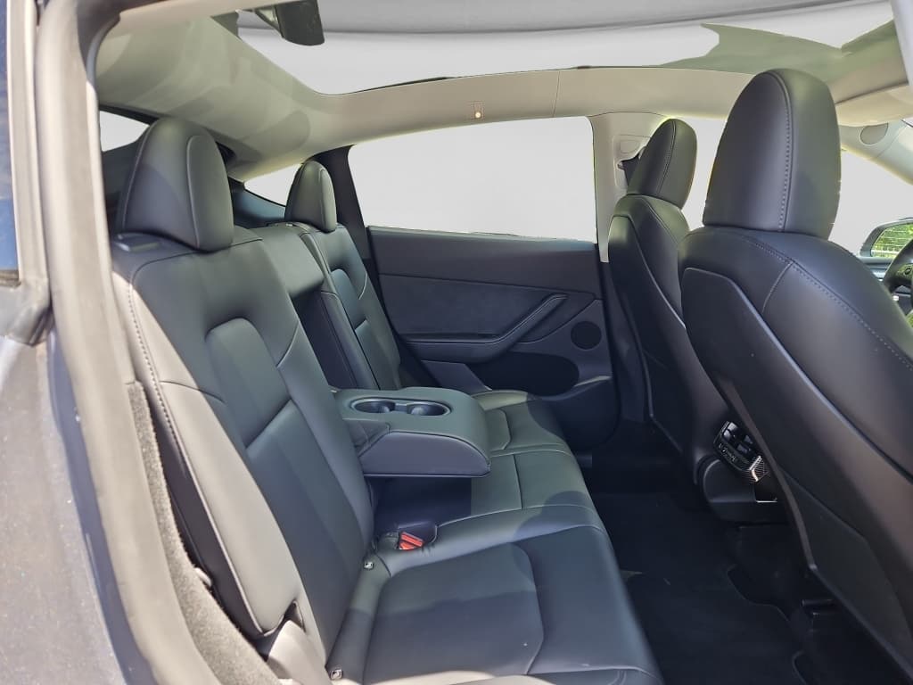 2023 Tesla Model Y view 21
