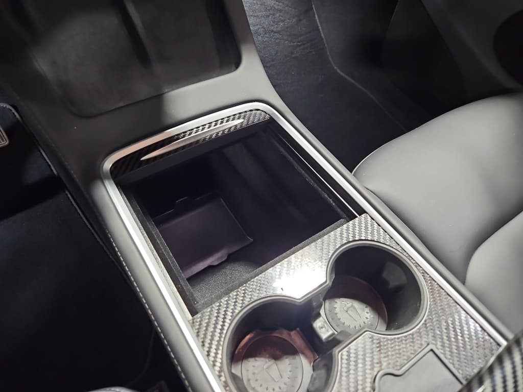 2023 Tesla Model Y view 17