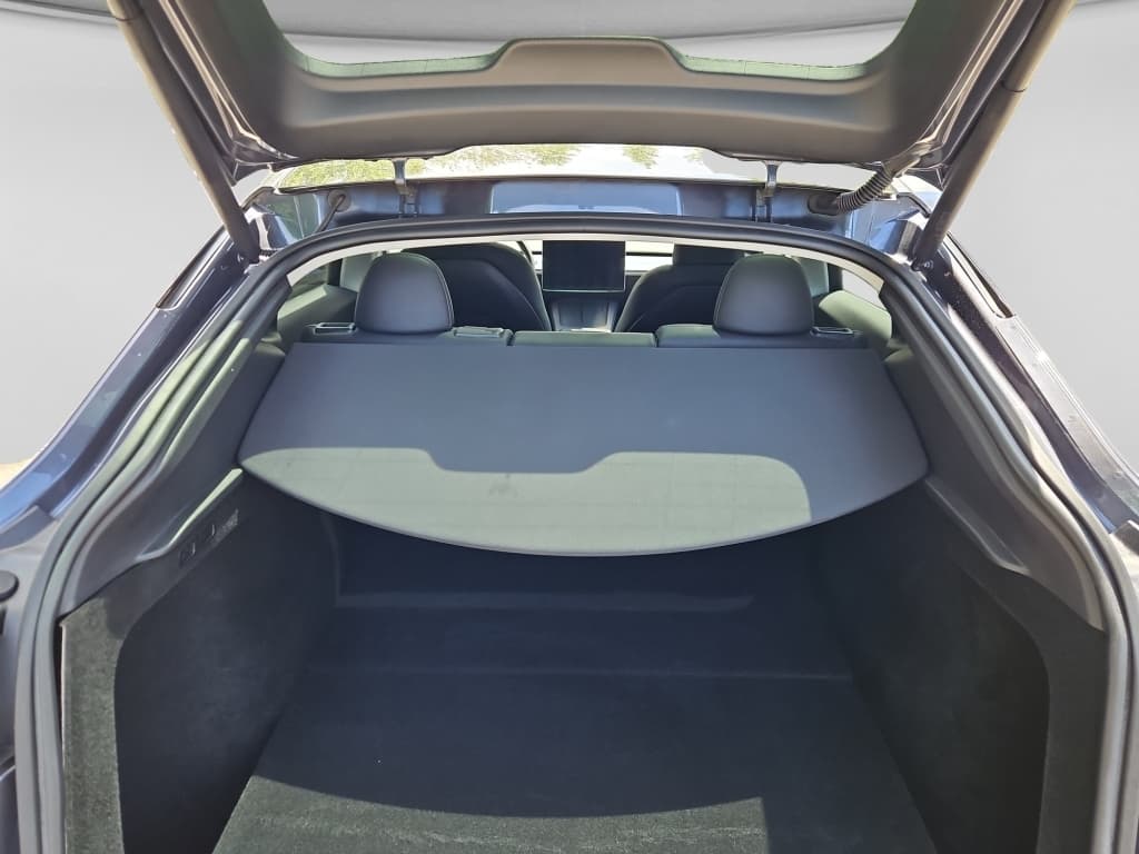 2023 Tesla Model Y view 26
