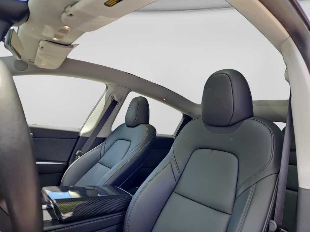 2023 Tesla Model Y view 23