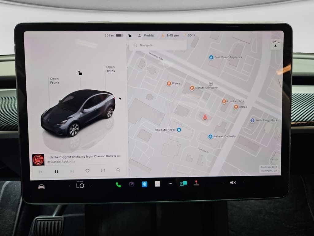 2023 Tesla Model Y view 11