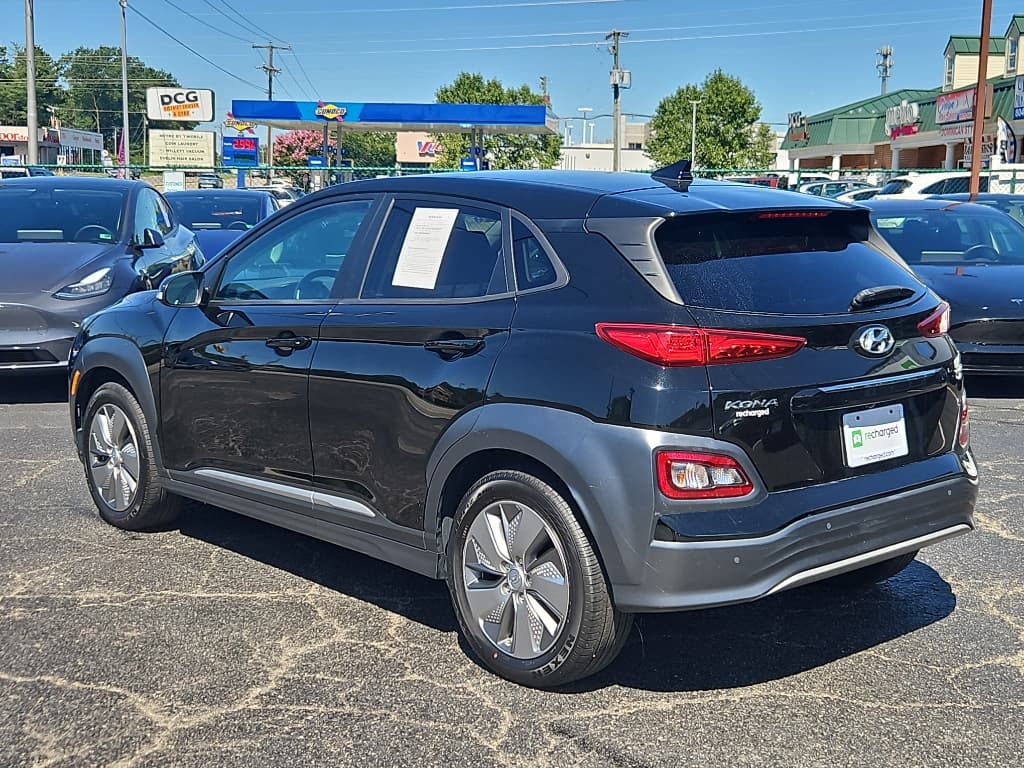 2021 Hyundai Kona EV view 2