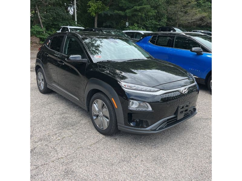 2021 Hyundai Kona EV view 4
