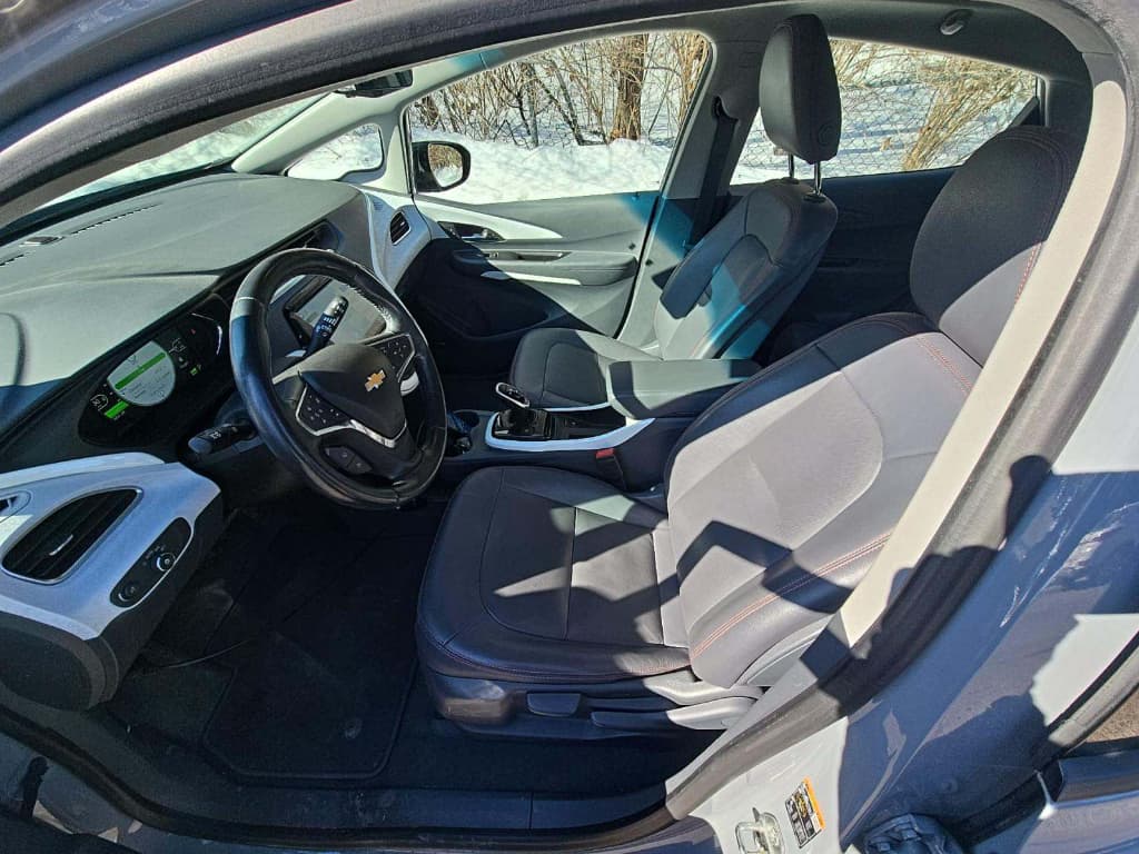 2019 Chevrolet Bolt EV view 5