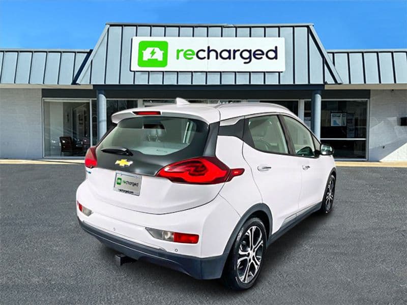 2019 Chevrolet Bolt EV view 4