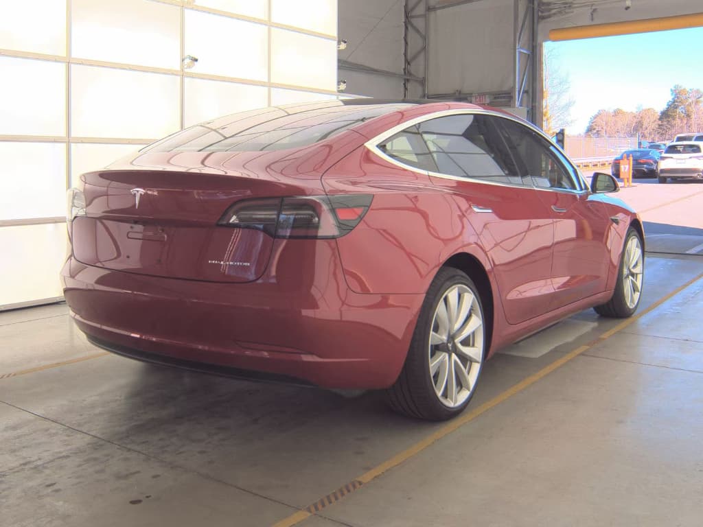 2018 Tesla Model 3 view 3