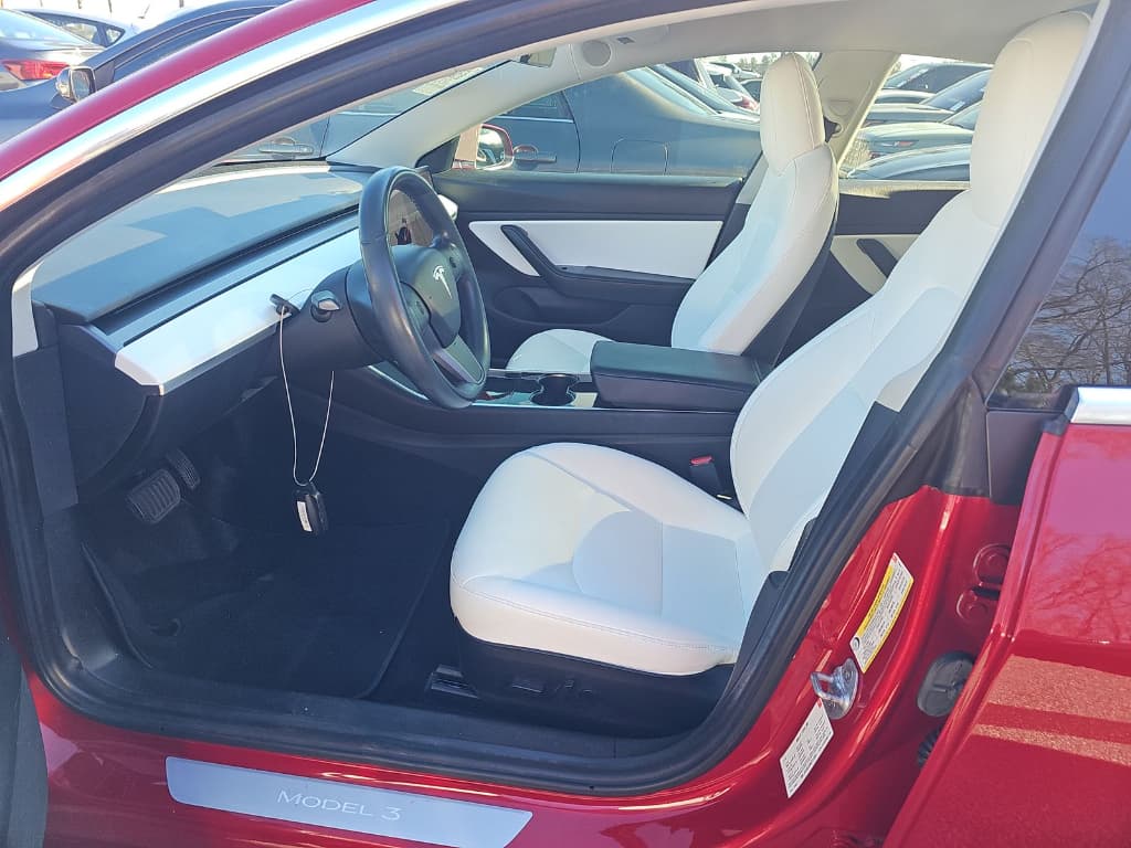 2018 Tesla Model 3 view 5