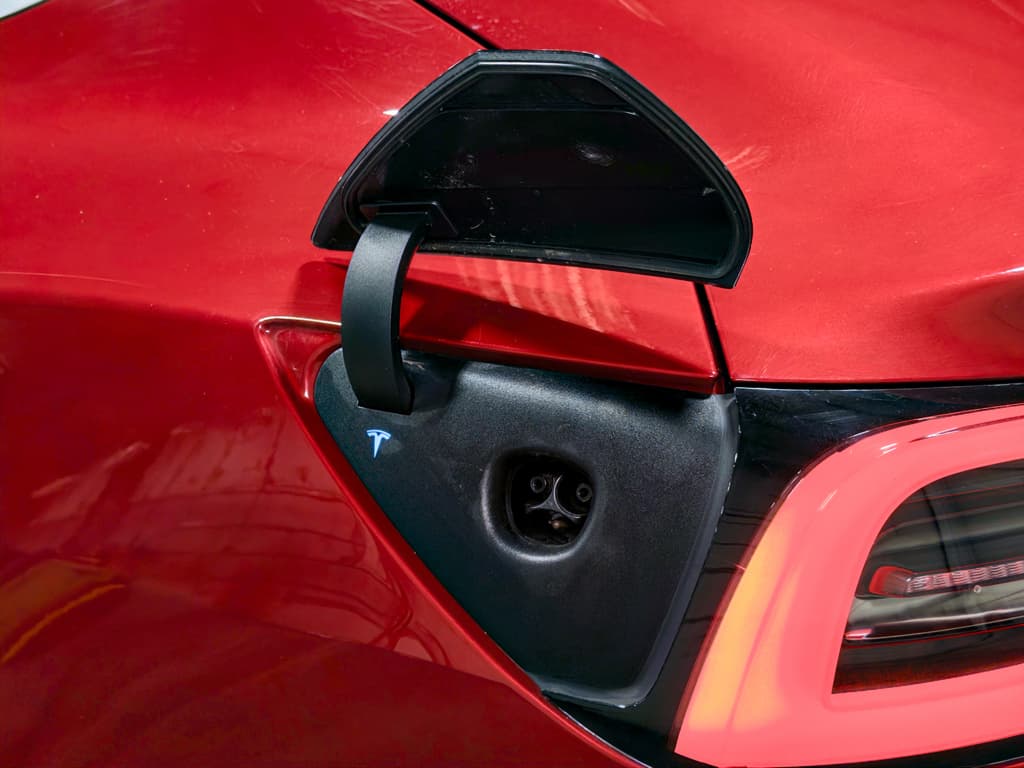 2018 Tesla Model 3 view 5