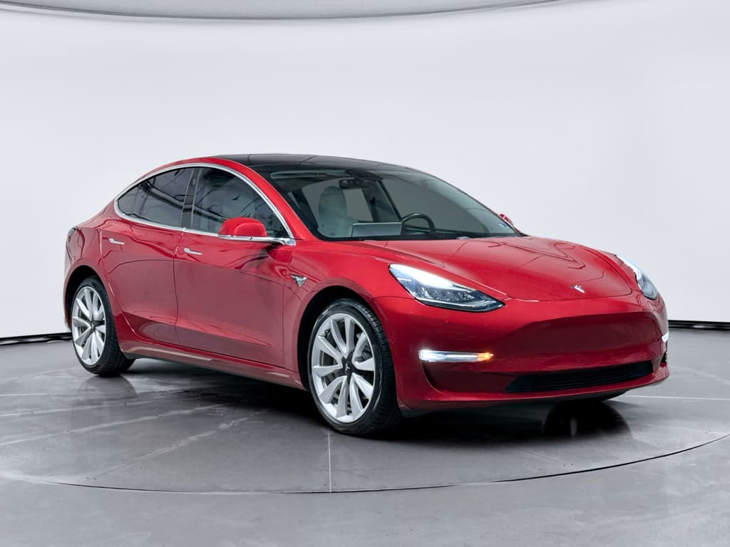 2018 Tesla Model 3 view 4
