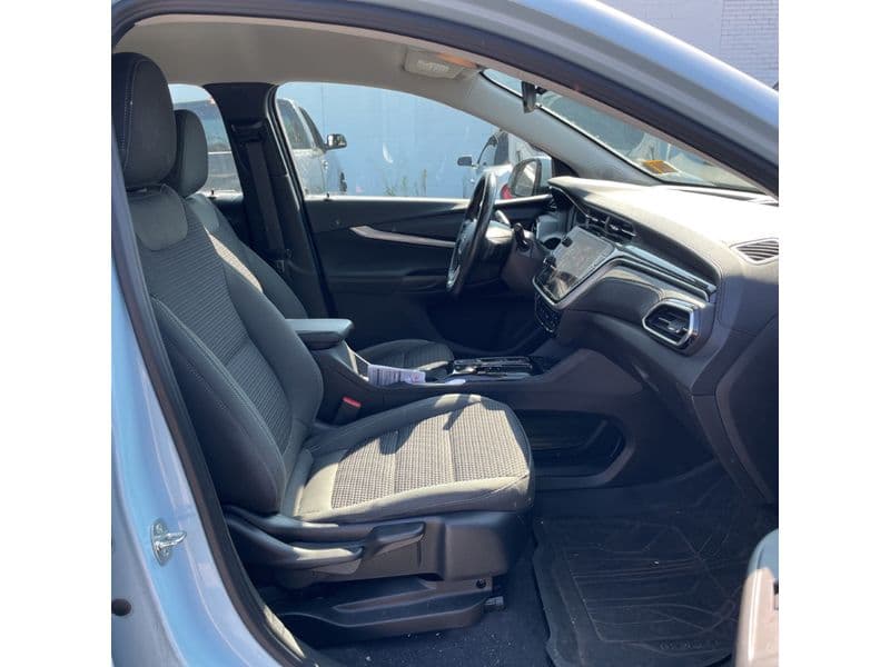 2023 Chevrolet Bolt EUV view 5