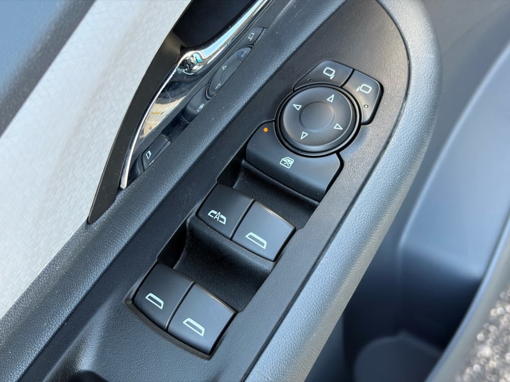 2021 Chevrolet Bolt EV view 7