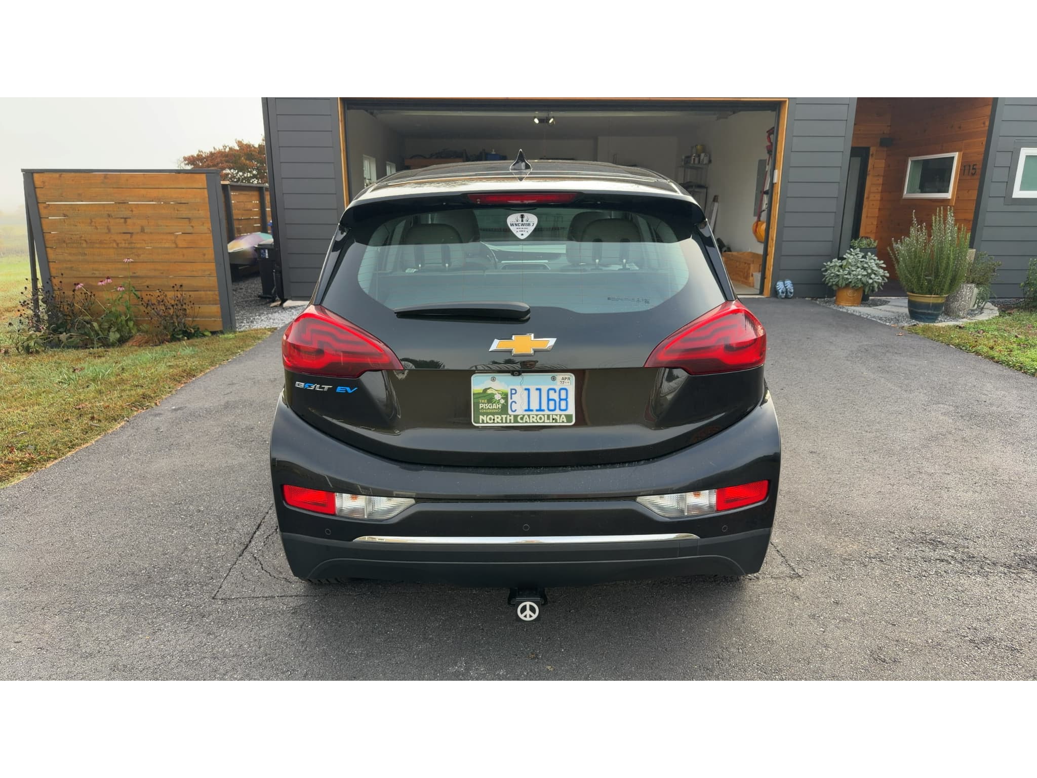 2021 Chevrolet Bolt EV view 4