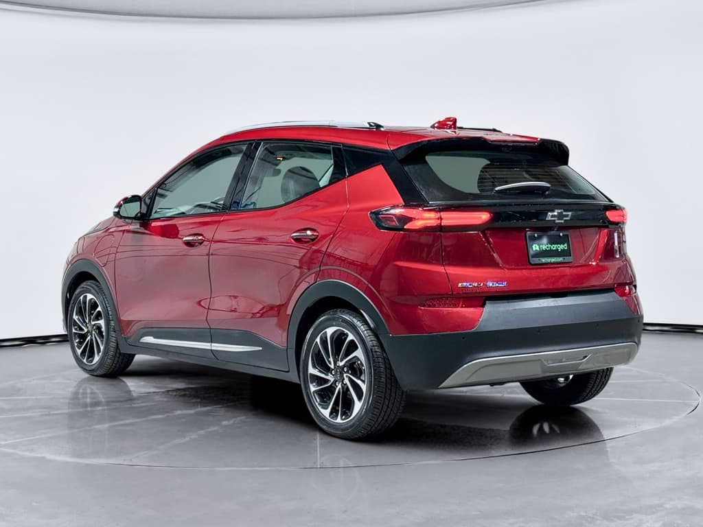 2023 Chevrolet Bolt EUV view 2