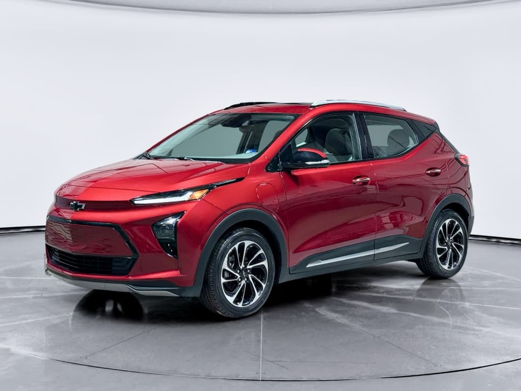 2023 Chevrolet Bolt EUV view 1