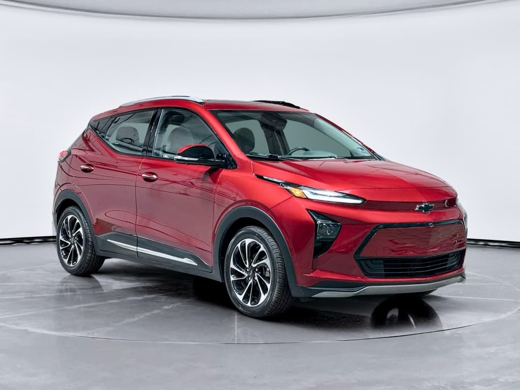 2023 Chevrolet Bolt EUV view 4