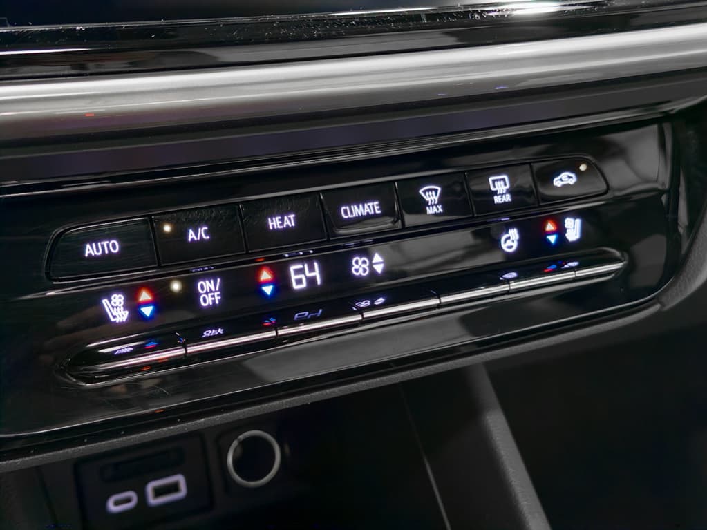 2023 Chevrolet Bolt EUV view 15