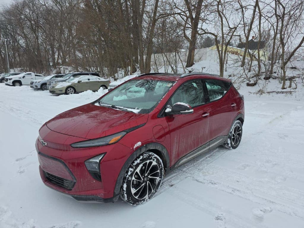 2023 Chevrolet Bolt EUV view 1