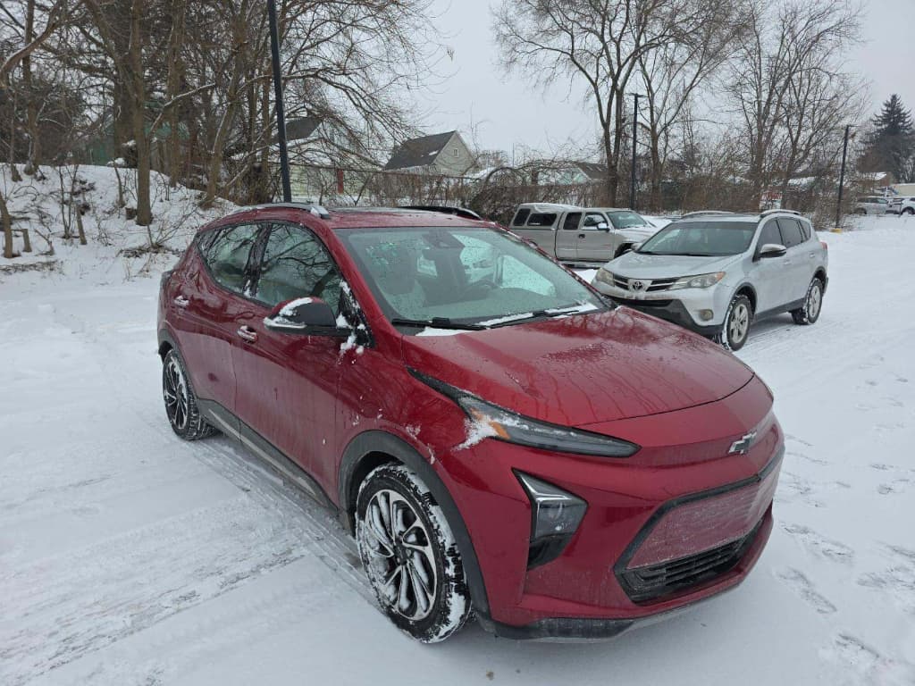 2023 Chevrolet Bolt EUV view 4