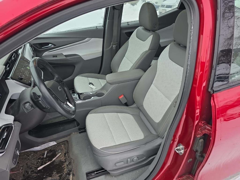 2023 Chevrolet Bolt EUV view 5