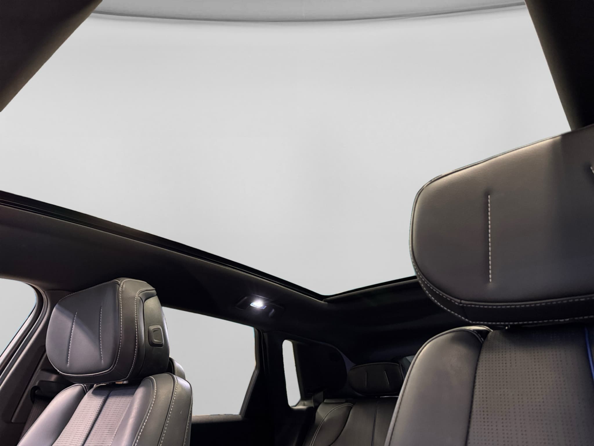 2024 Cadillac Lyriq view 24