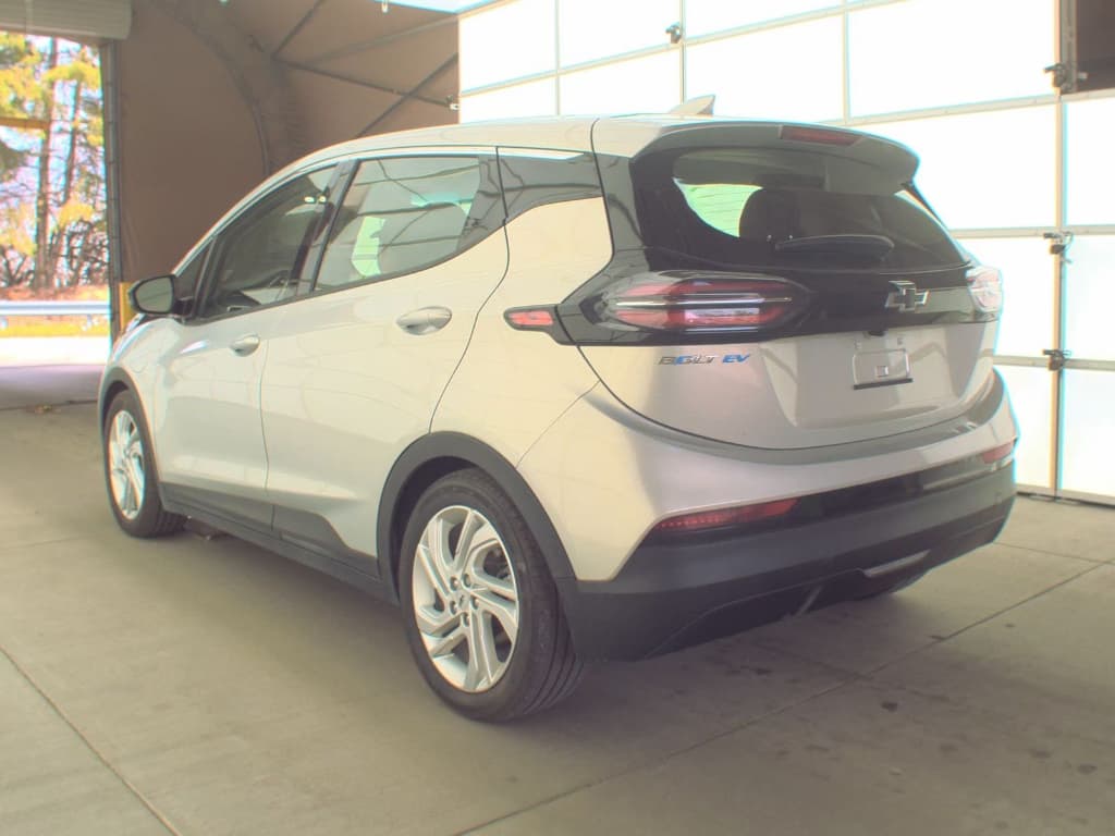 2023 Chevrolet Bolt EV view 4