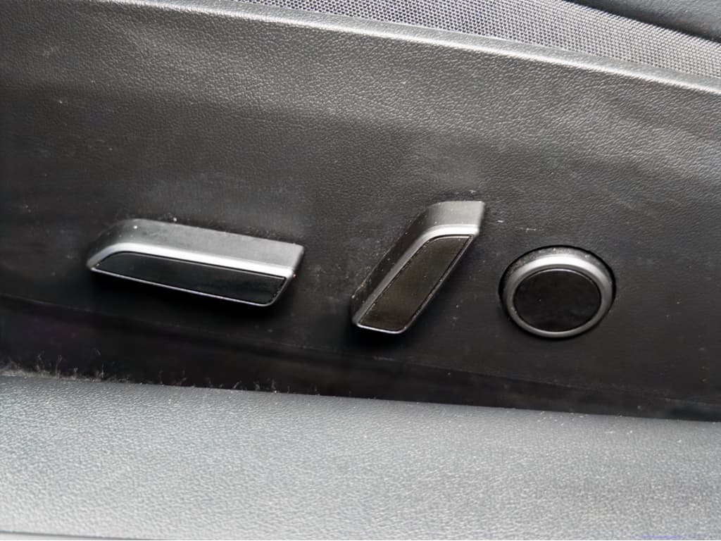 2018 Tesla Model 3 view 7