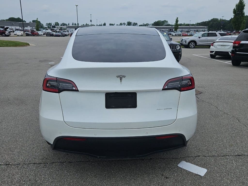 2021 Tesla Model Y view 3