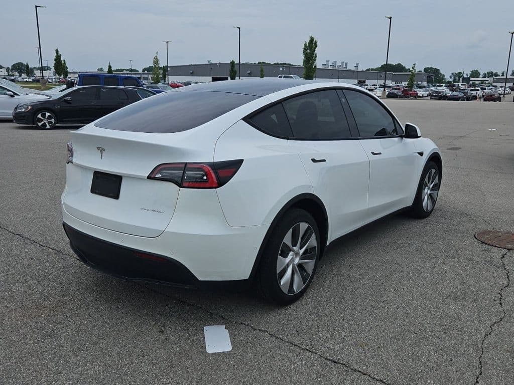 2021 Tesla Model Y view 4