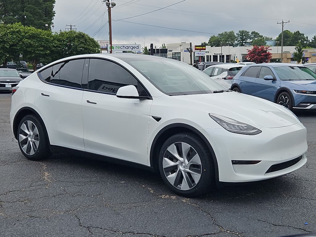 2021 Tesla Model Y view 4